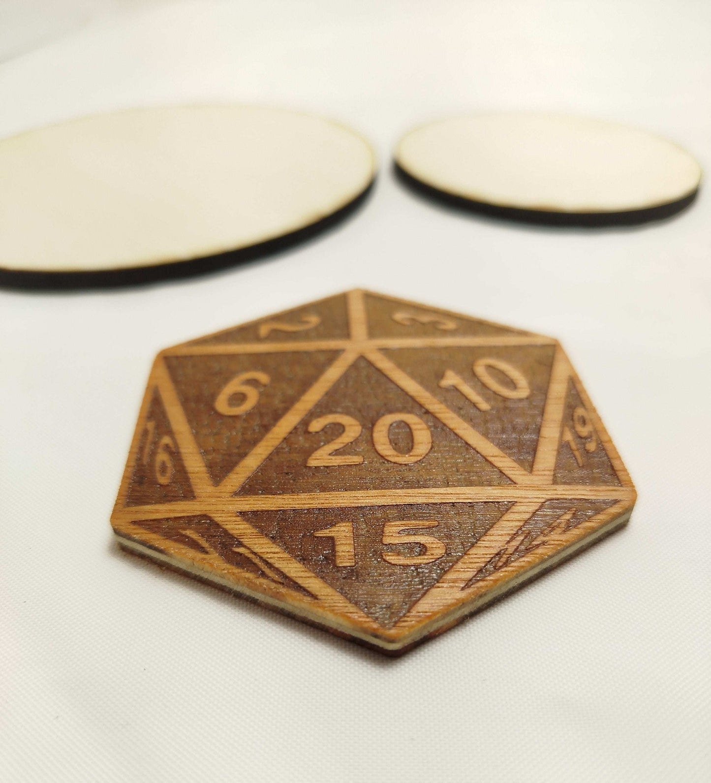 Dessous de verre dès 20 faces semi gravé (liquidation spéciale) Product vendor